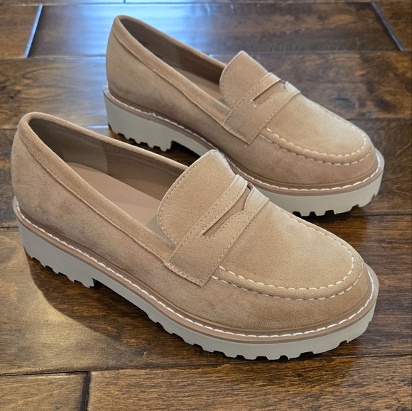 NWT Pierre Dumas Mora Loafers in Taupe Size 6 - Picture 2 of 8